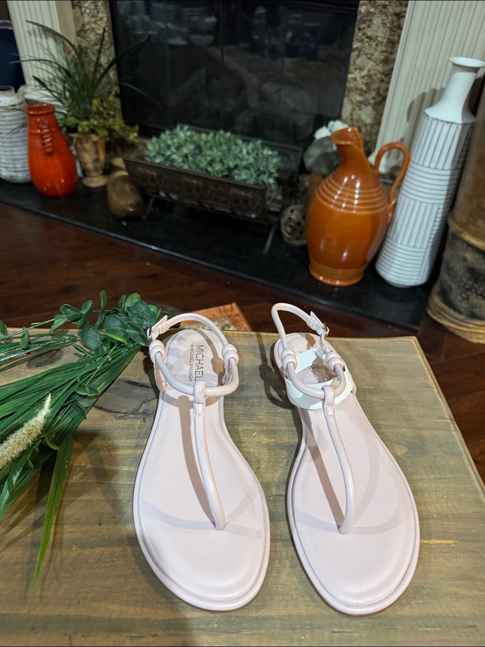 Michael Kors Davianna Thong Sandals. Size 9. NWT, only tried on.